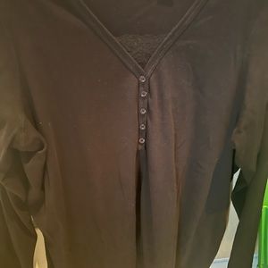Black top with lace inset. Size 1x